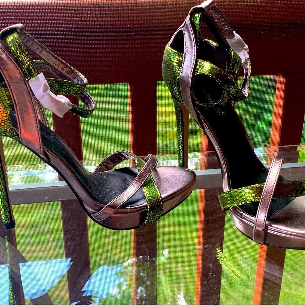 Metallic green and silver sandal with high heel
